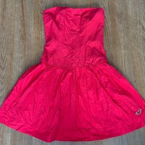 Beautiful strapless fuchsia Hollister Dress